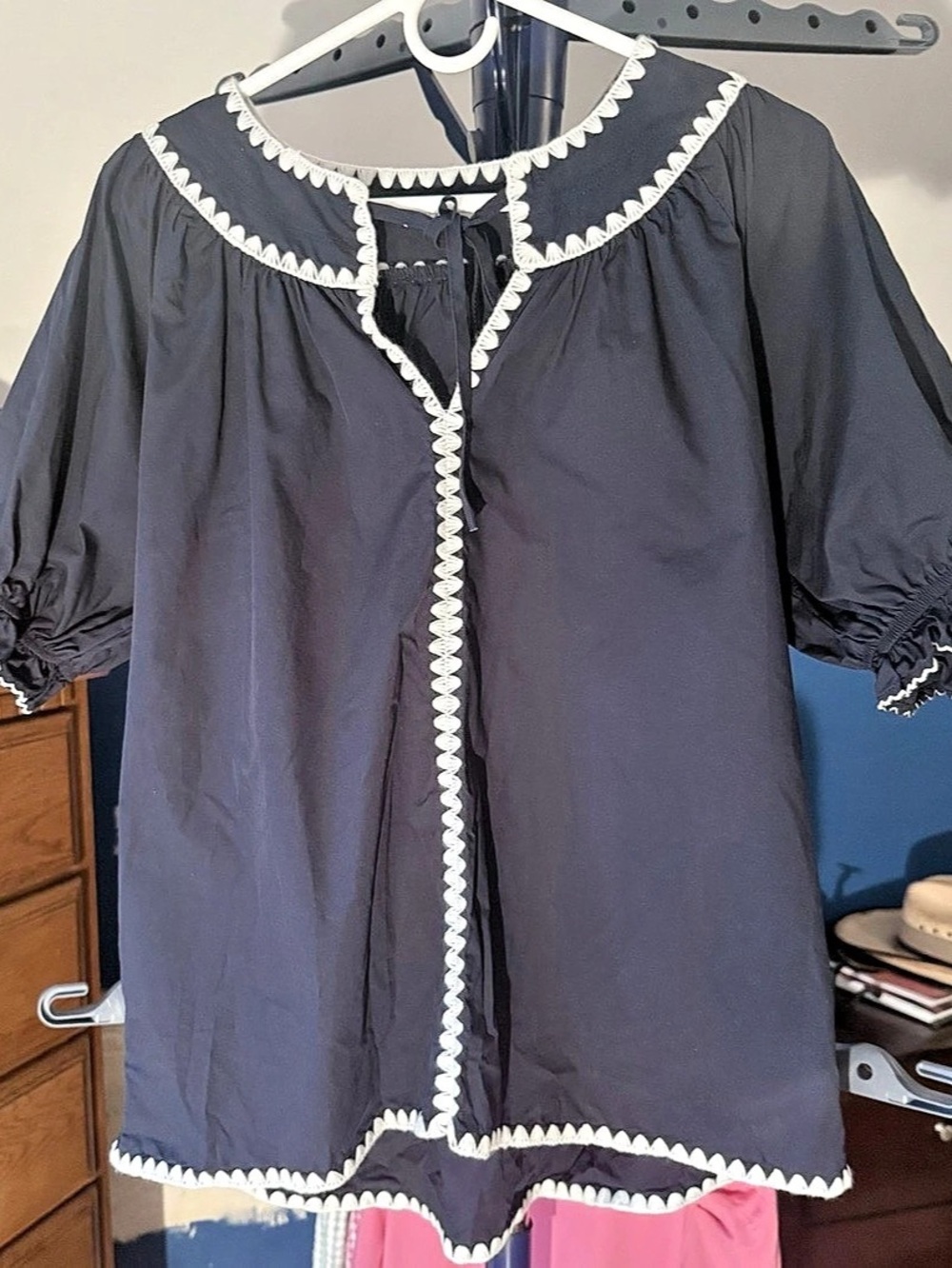 Sage Wolf Trimmed Black Tunic Size Large Like New